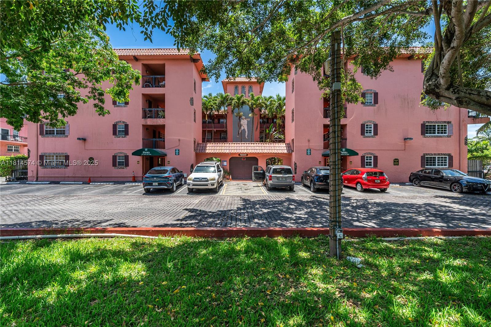 TENNIS CLUB BROOKS CONDO - Residential Lease