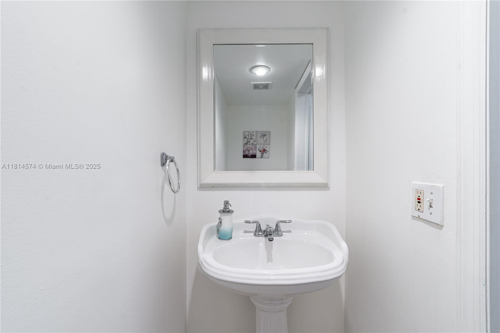 TENNIS CLUB BROOKS CONDO - Residential Lease