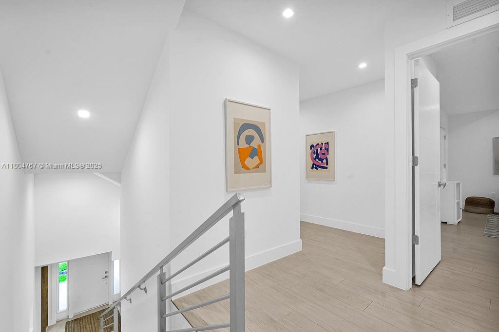 SEASIDE VILLAGE EAST COND - Residential Lease