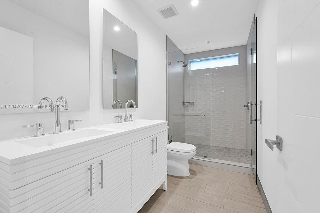 SEASIDE VILLAGE EAST COND - Residential Lease