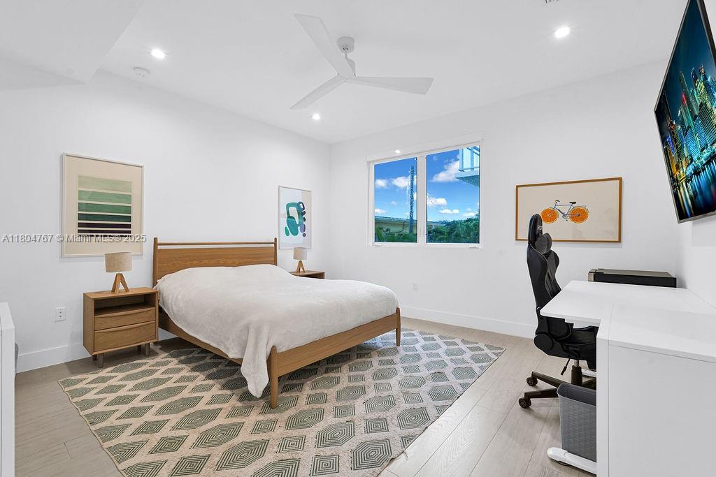 SEASIDE VILLAGE EAST COND - Residential Lease