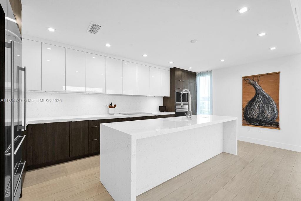 SEASIDE VILLAGE EAST COND - Residential Lease