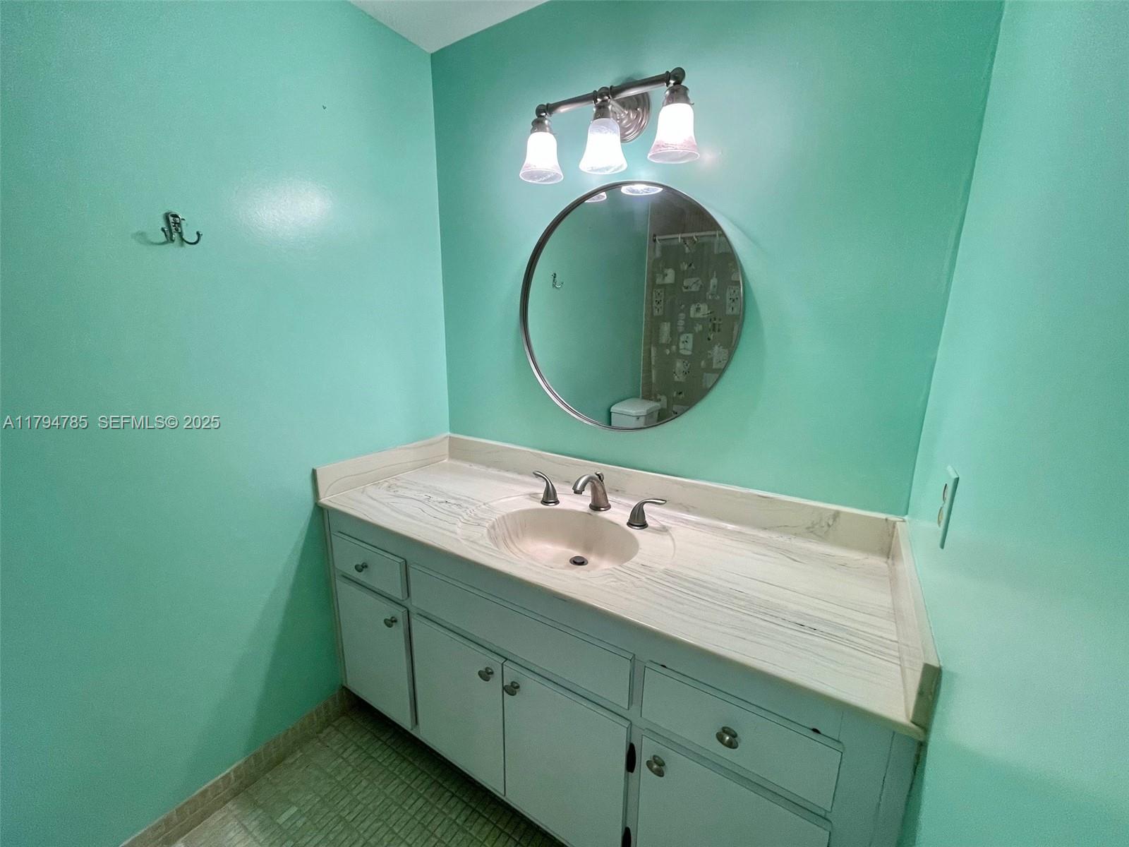 HILLCREST EAST NO 23 COND - Residential