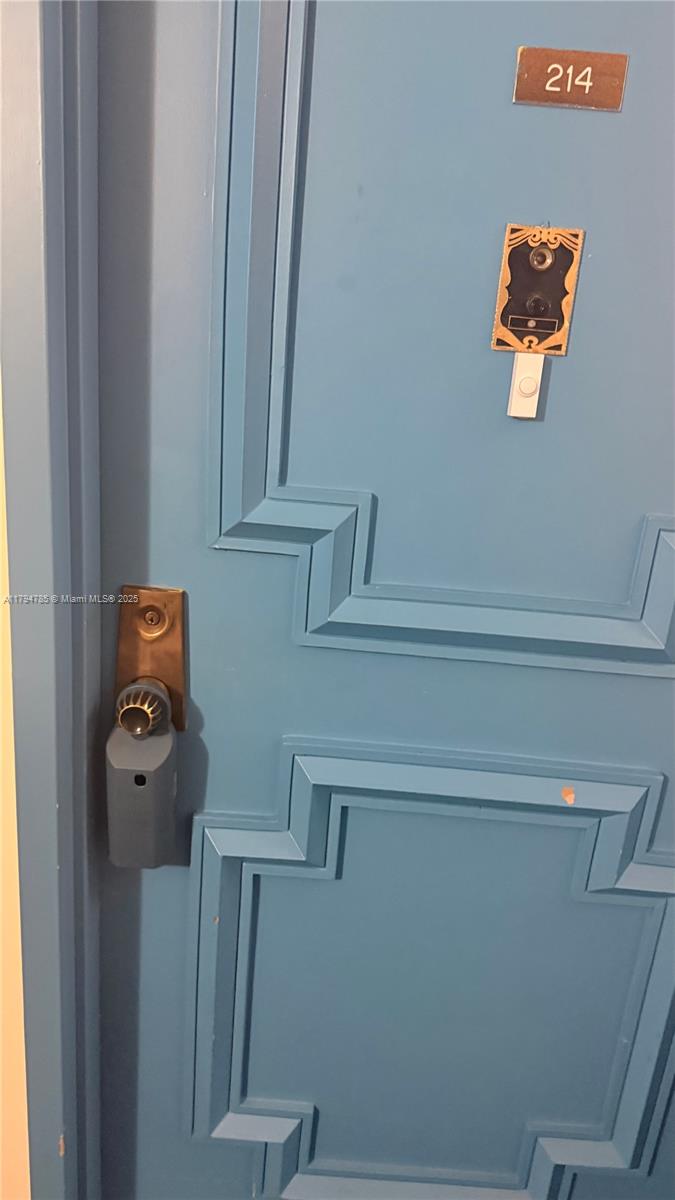 HILLCREST EAST NO 23 COND - Residential