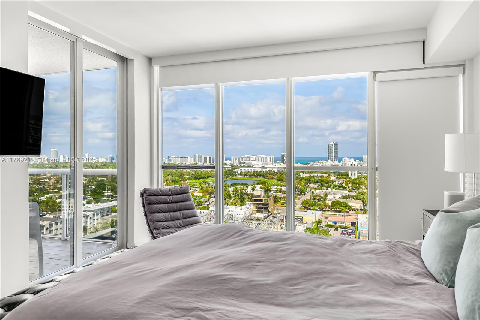 SUNSET HARBOUR SOUTH COND - Residential