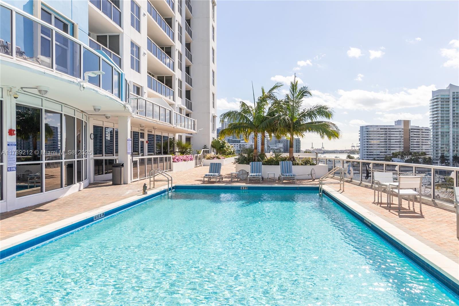 SUNSET HARBOUR SOUTH COND - Residential