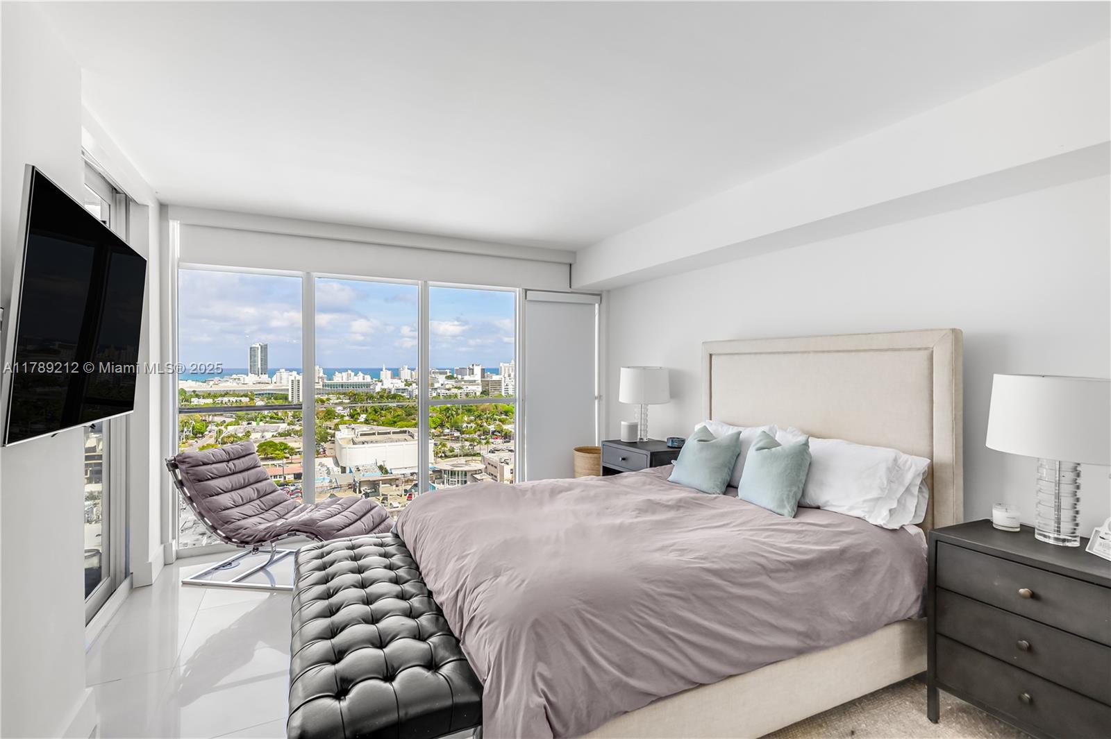 SUNSET HARBOUR SOUTH COND - Residential