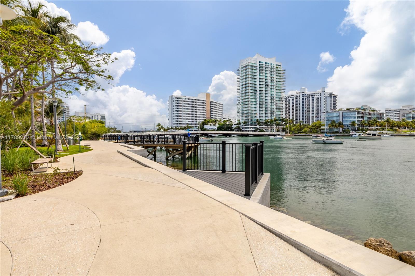 SUNSET HARBOUR SOUTH COND - Residential