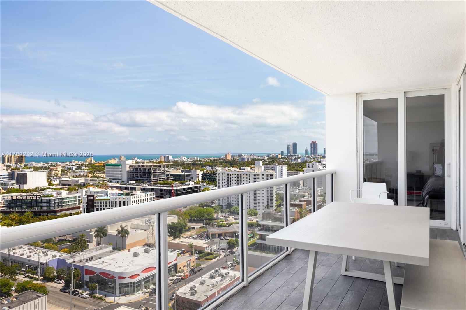 SUNSET HARBOUR SOUTH COND - Residential