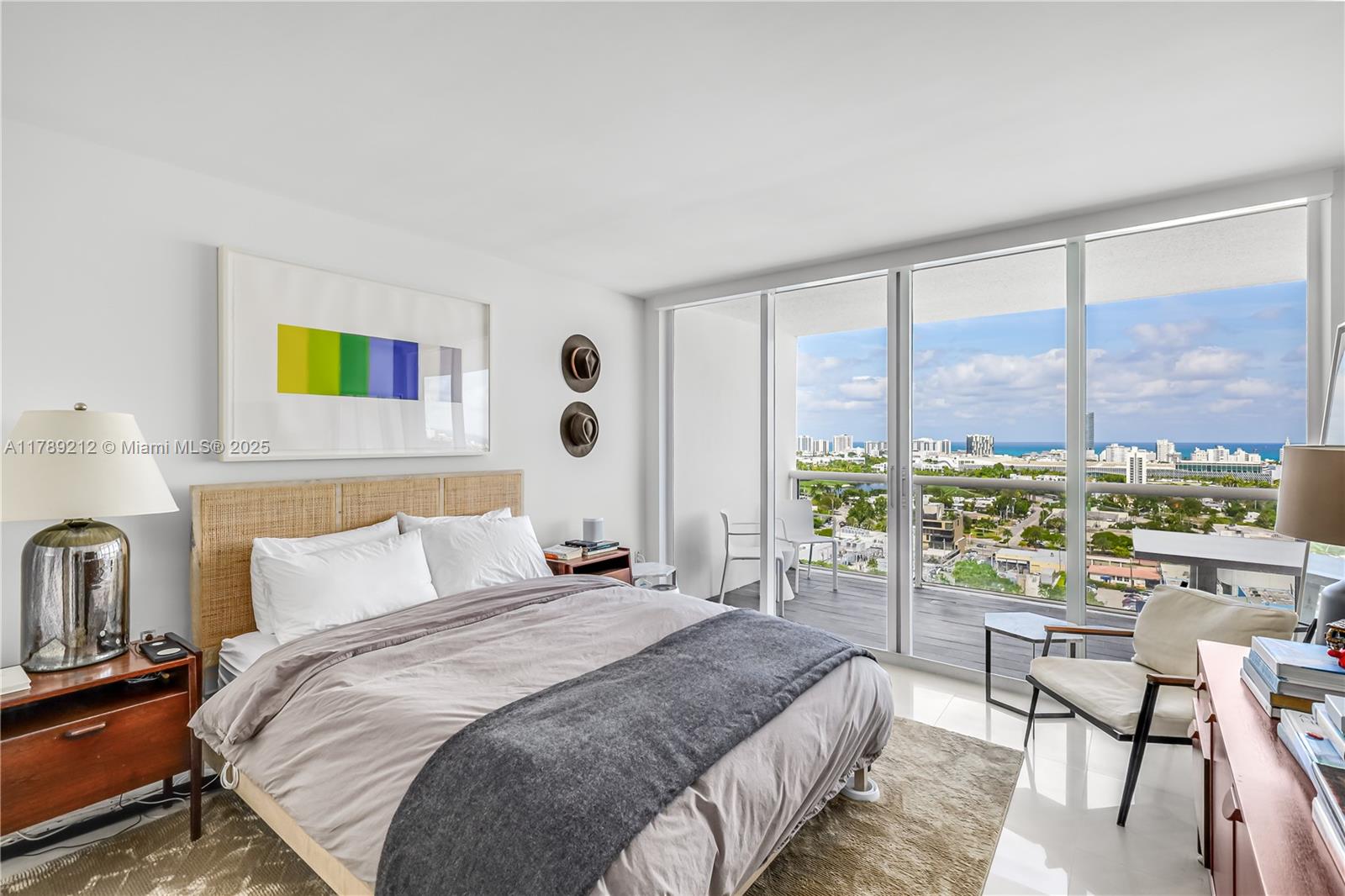 SUNSET HARBOUR SOUTH COND - Residential
