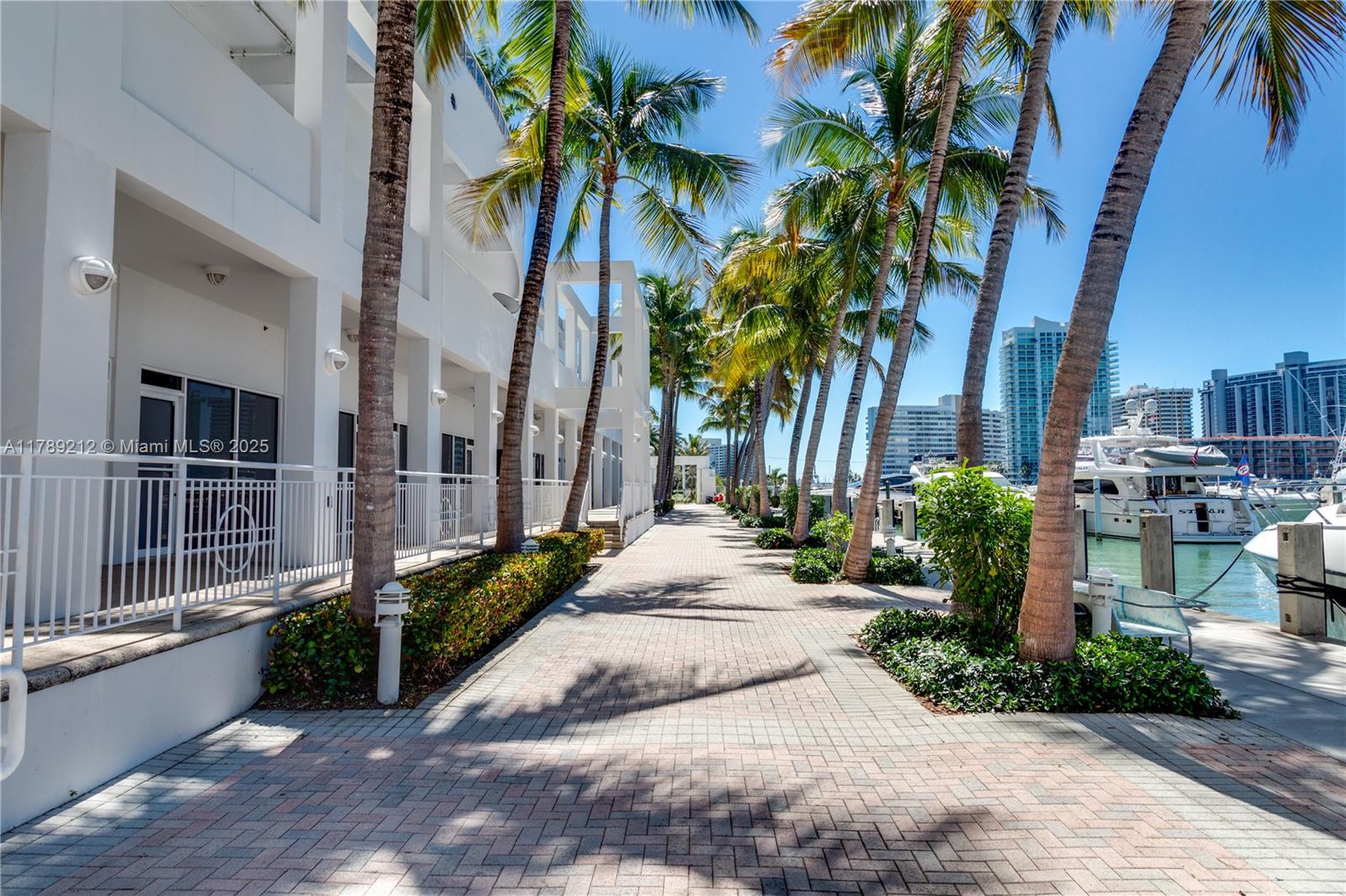 SUNSET HARBOUR SOUTH COND - Residential