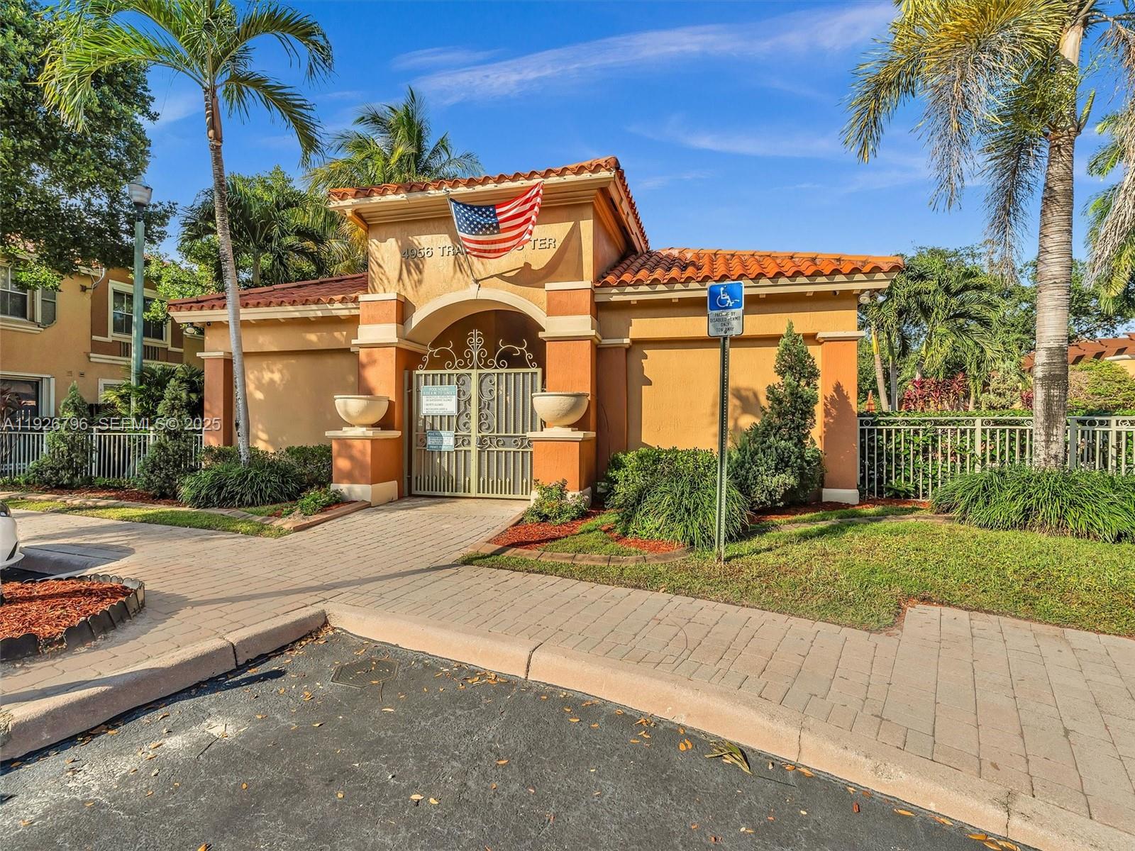 VILLAS AT HARBOR ISLES CO - Residential