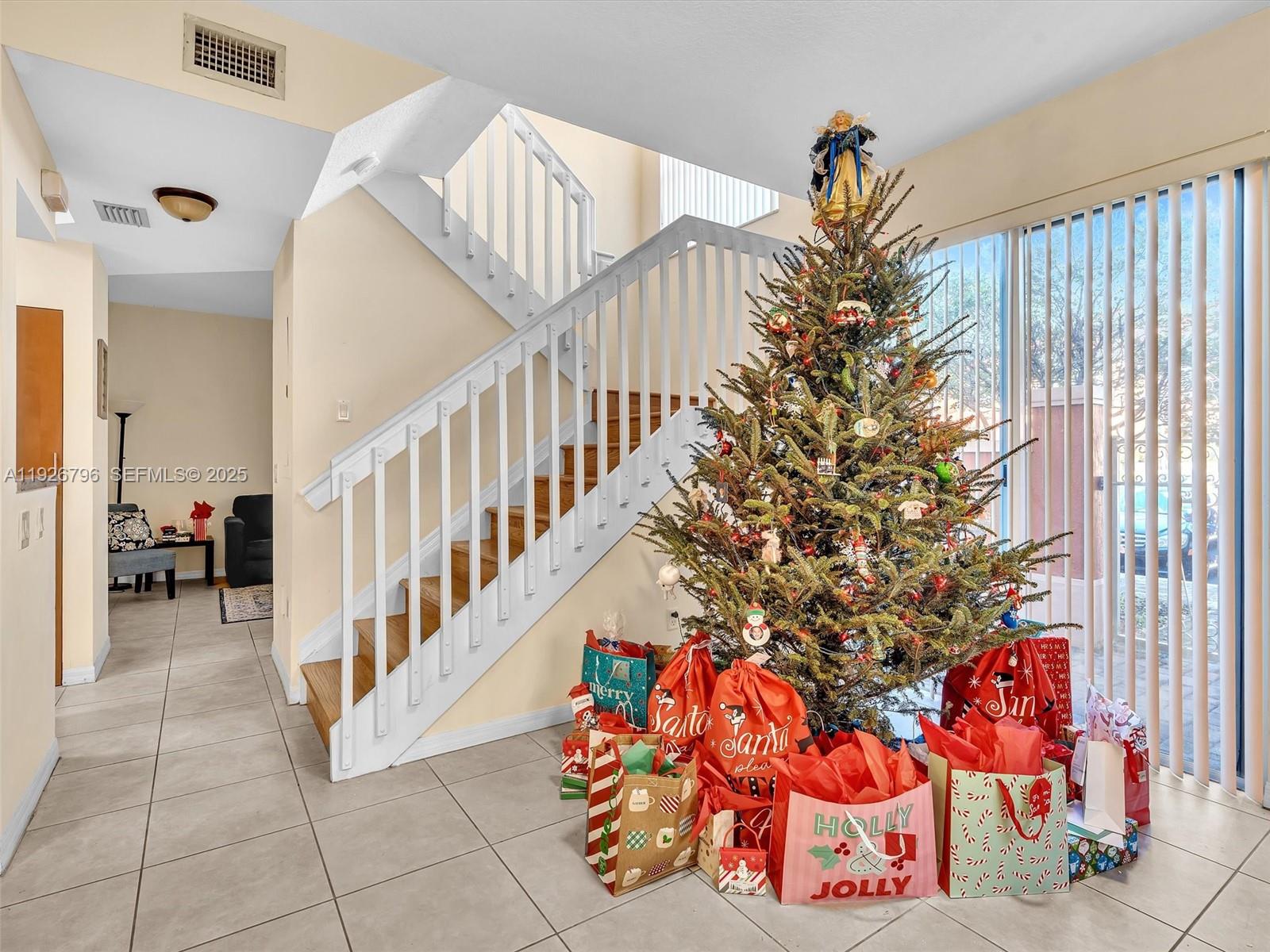 VILLAS AT HARBOR ISLES CO - Residential