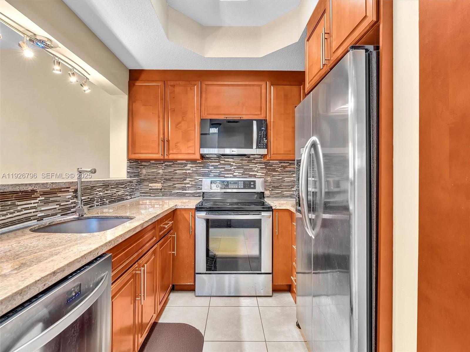 VILLAS AT HARBOR ISLES CO - Residential