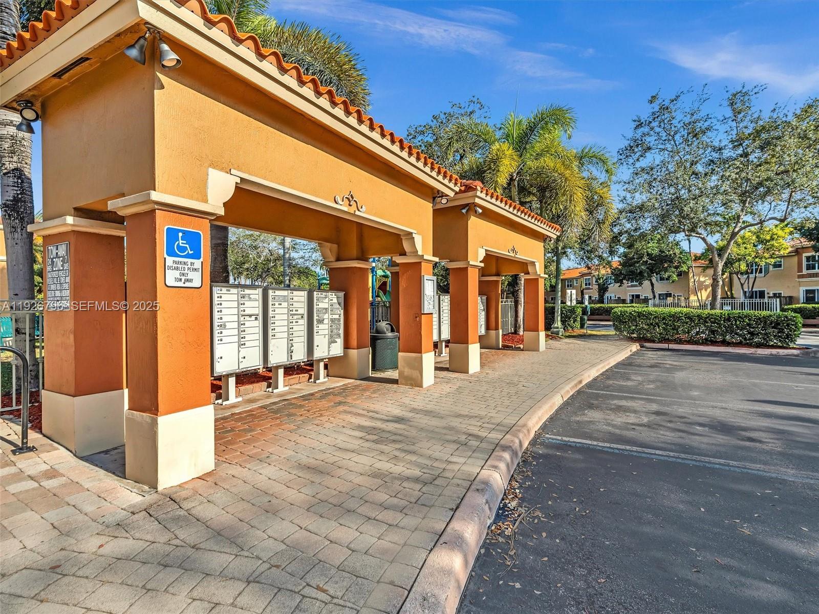 VILLAS AT HARBOR ISLES CO - Residential