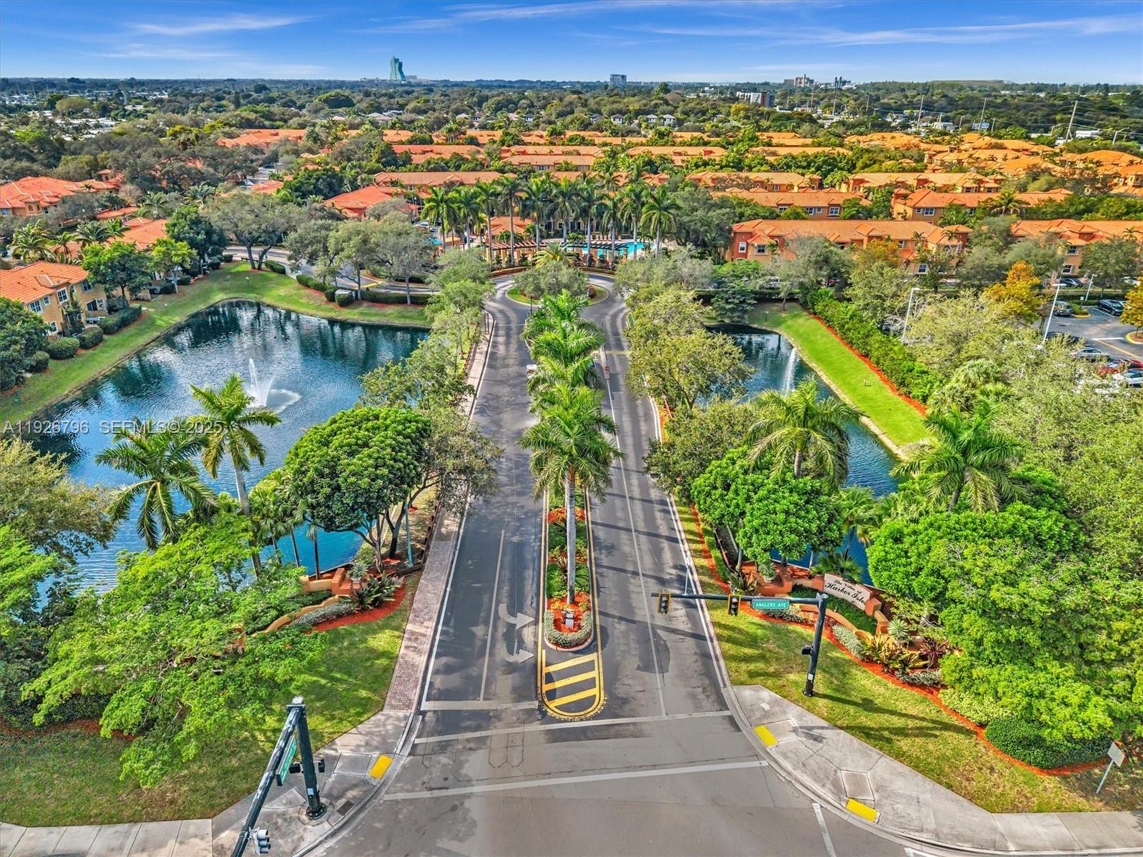 VILLAS AT HARBOR ISLES CO - Residential