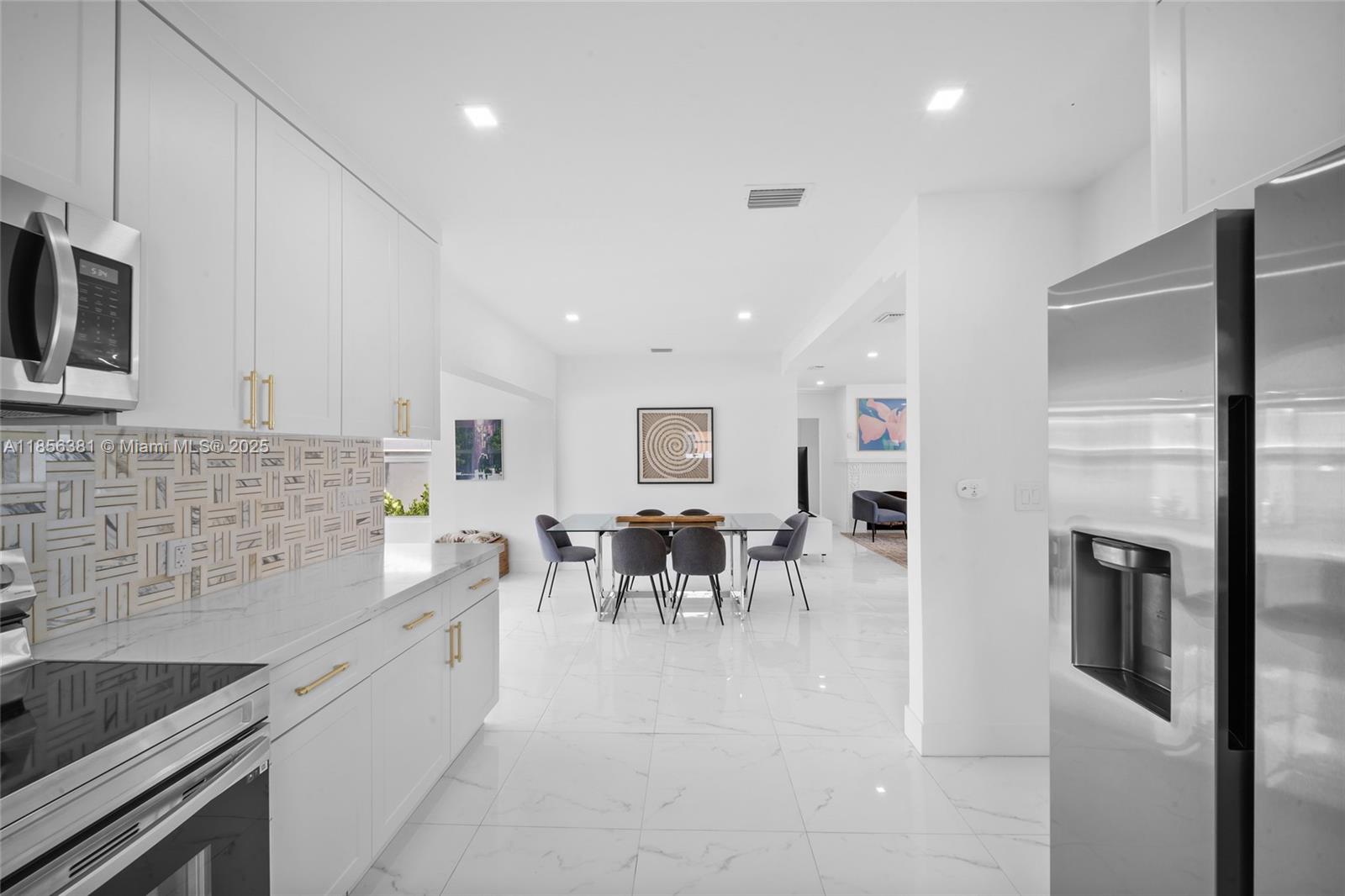 HOLLYWOOD - Residential Lease