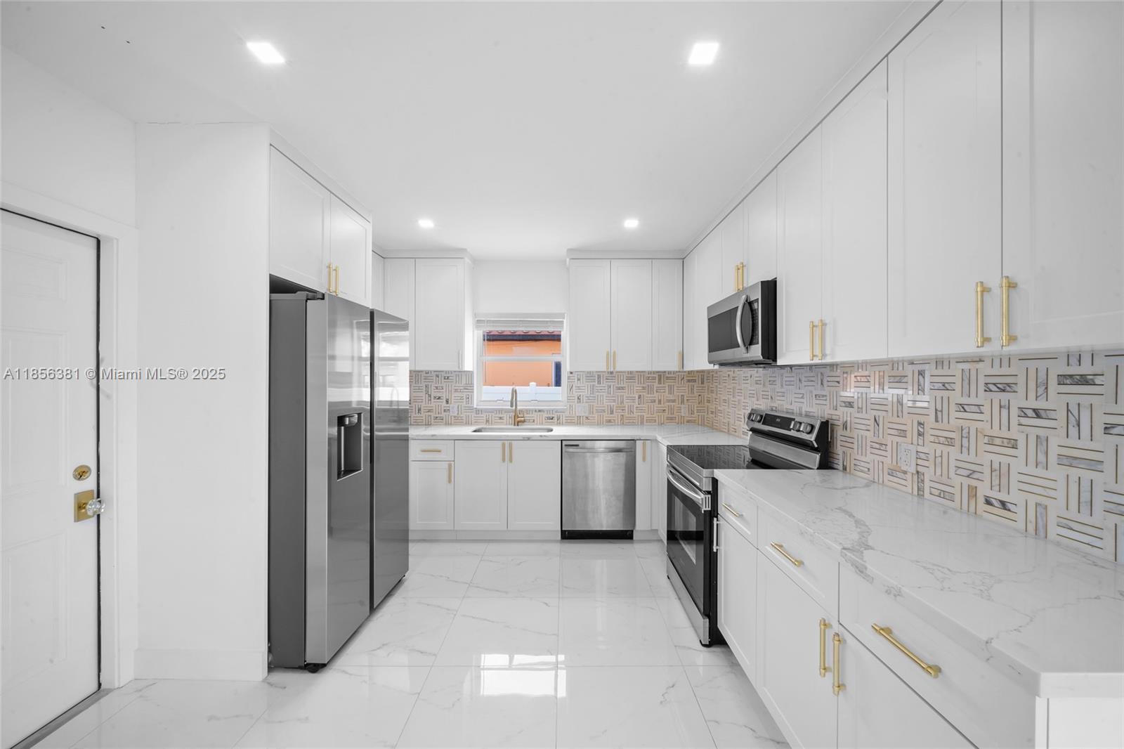 HOLLYWOOD - Residential Lease