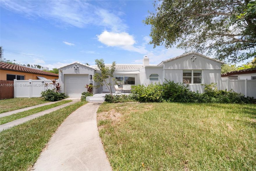 Fully remodeled and stylishly furnished 3-bedroom, 2-bath home in sought-after Hollywood Lakes, east of Dixie Hwy. Featuring impact windows and doors, modern open-concept living, a designer kitchen, central A/C, and private parking. Prime location—just minutes to the ocean, Fort Lauderdale Airport, and Port Everglades, with Hollywood Boulevard’s dining, shopping, and entertainment all within walking distance. Short-term rental option available