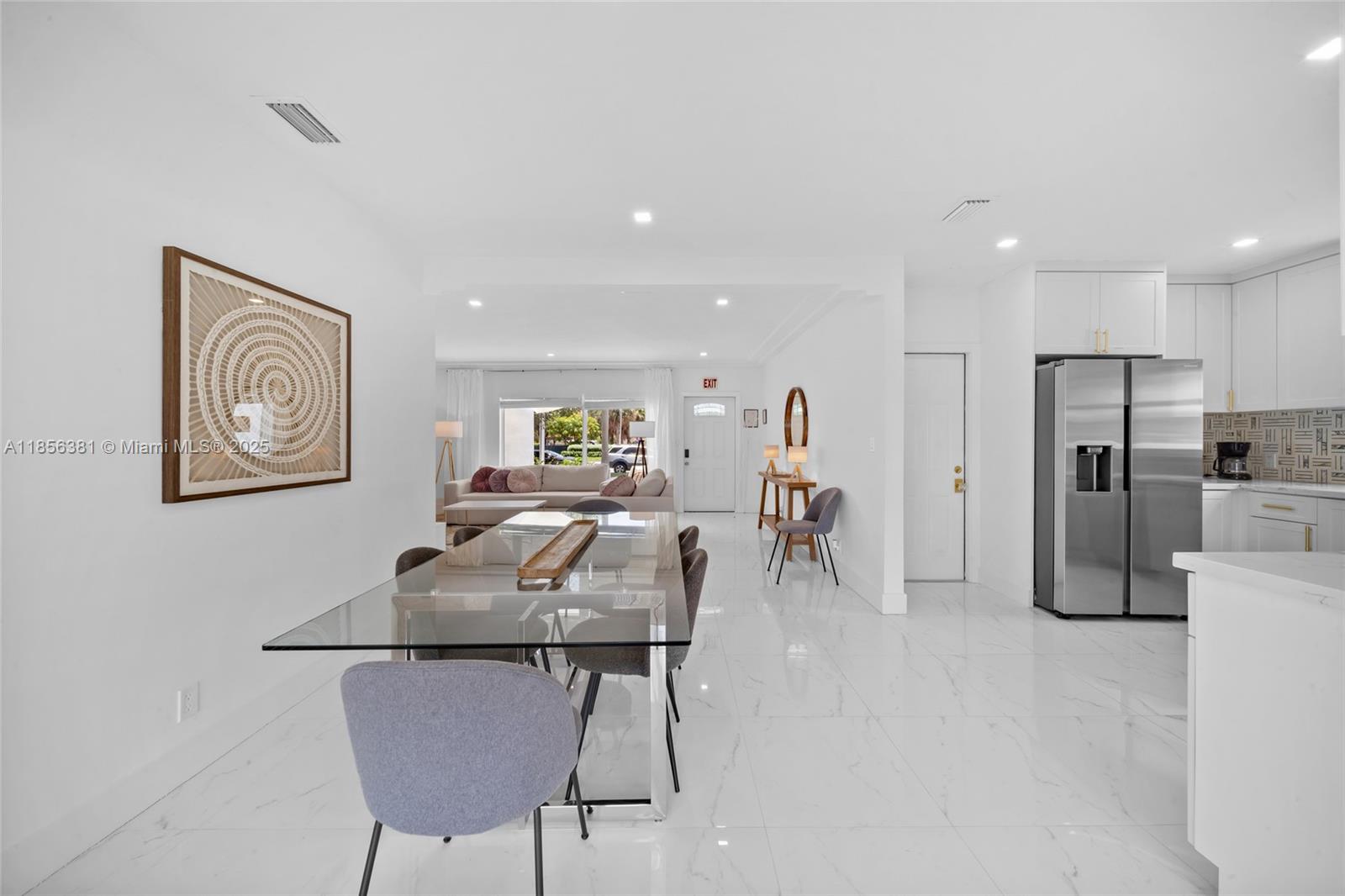 HOLLYWOOD - Residential Lease