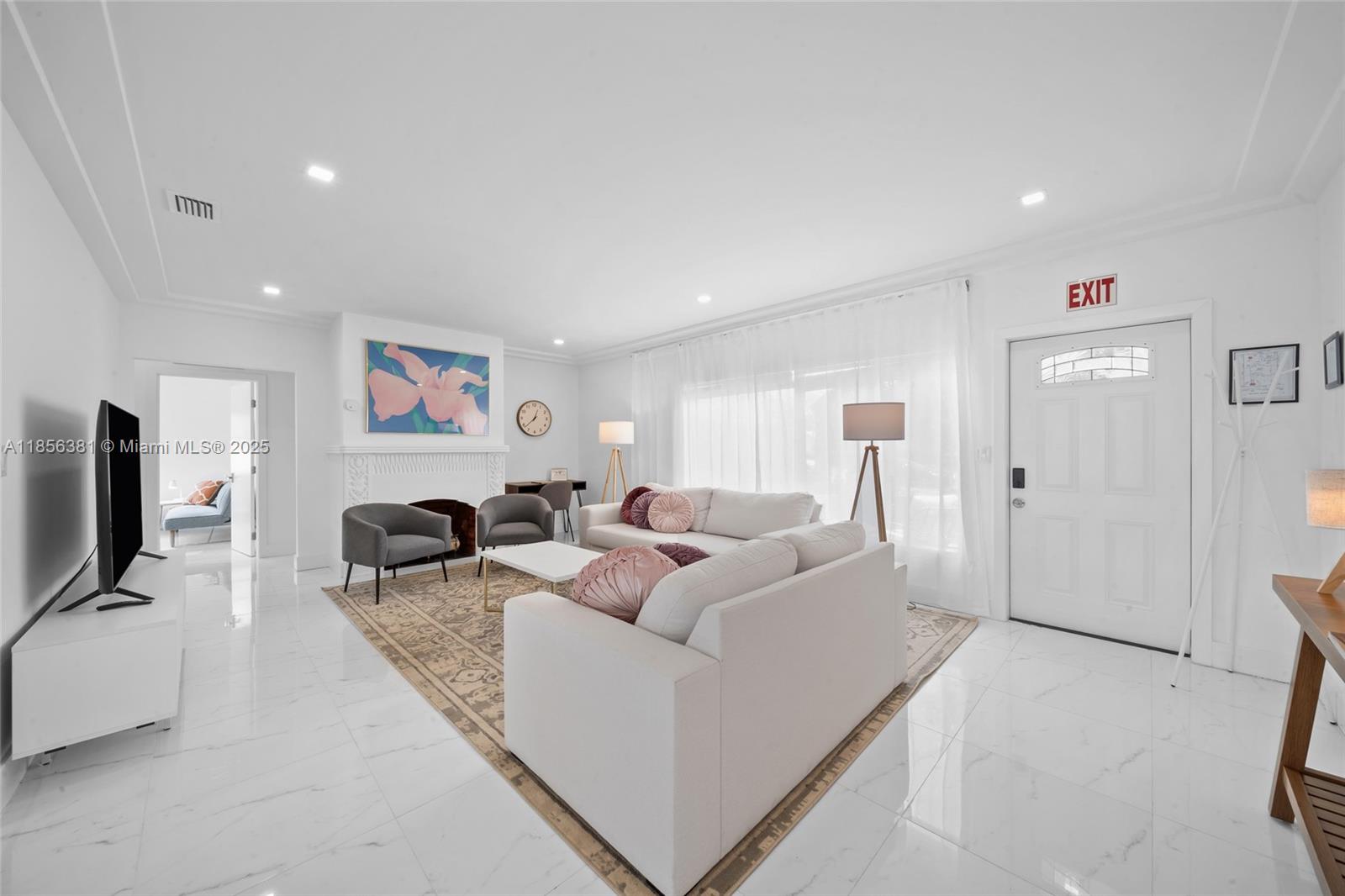 HOLLYWOOD - Residential Lease