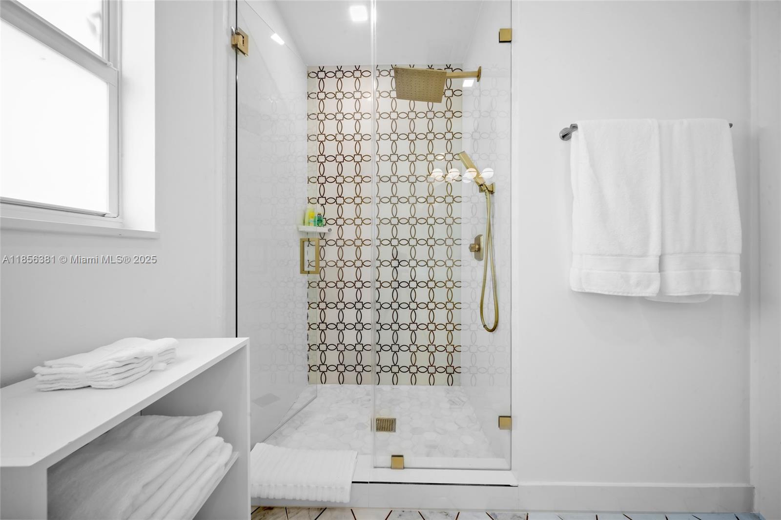 HOLLYWOOD - Residential Lease