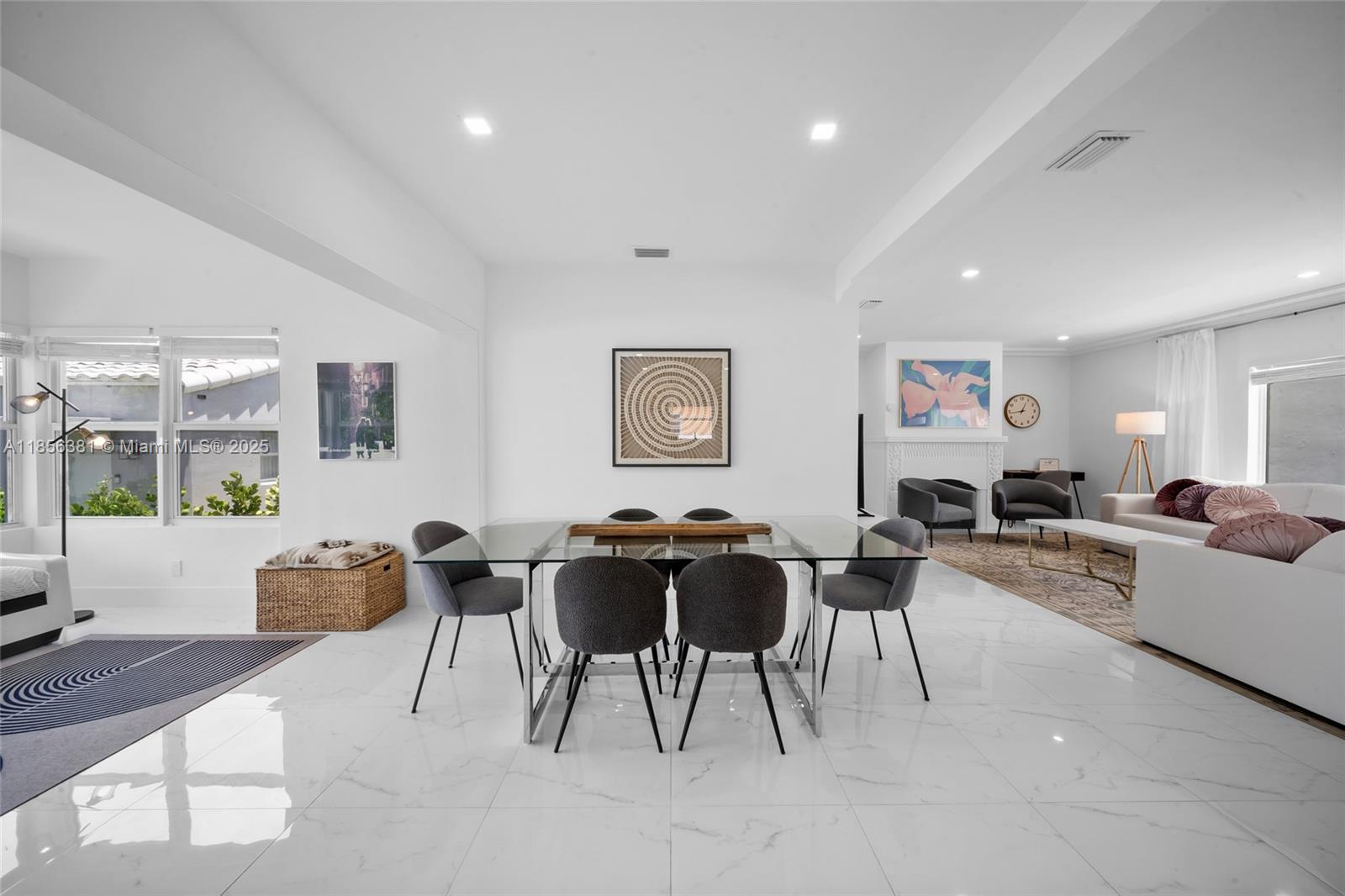 HOLLYWOOD - Residential Lease