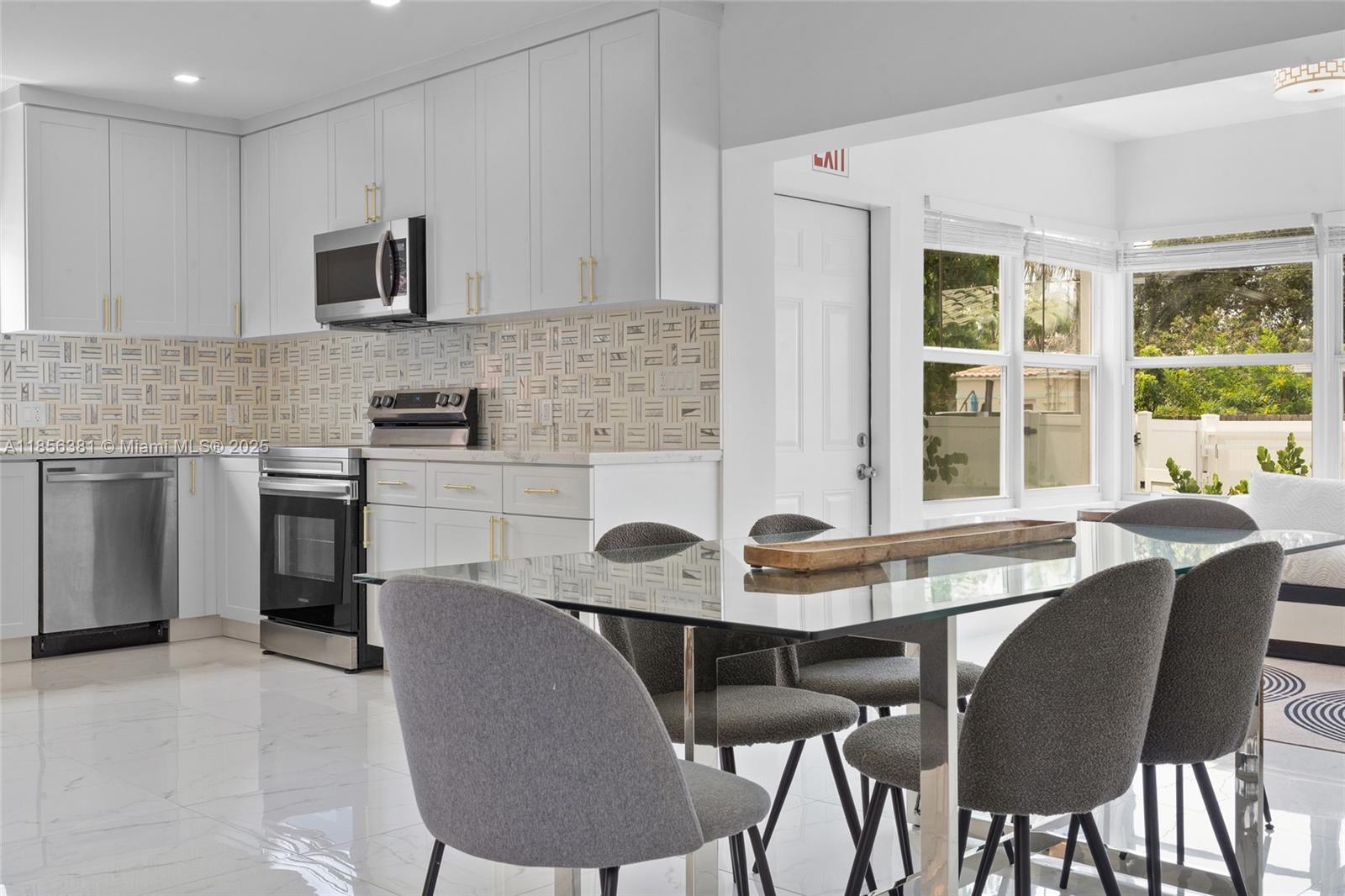 HOLLYWOOD - Residential Lease