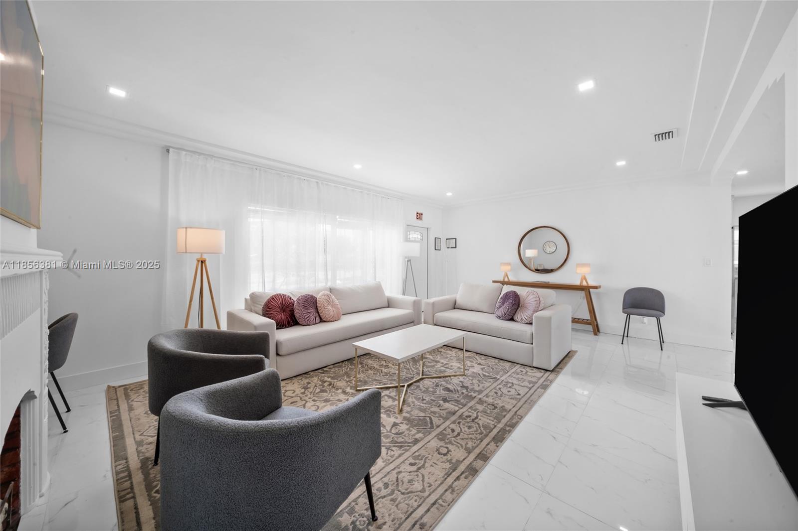 HOLLYWOOD - Residential Lease