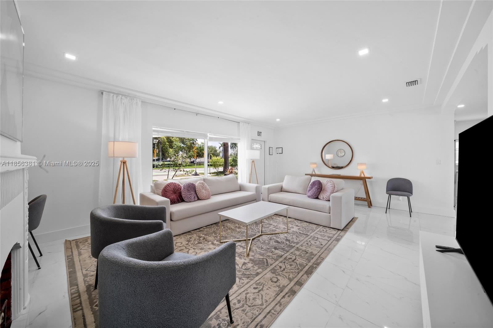 HOLLYWOOD - Residential Lease