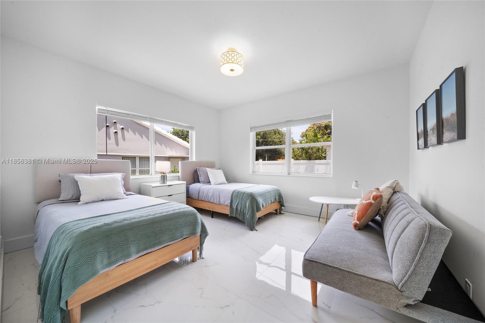 HOLLYWOOD - Residential Lease