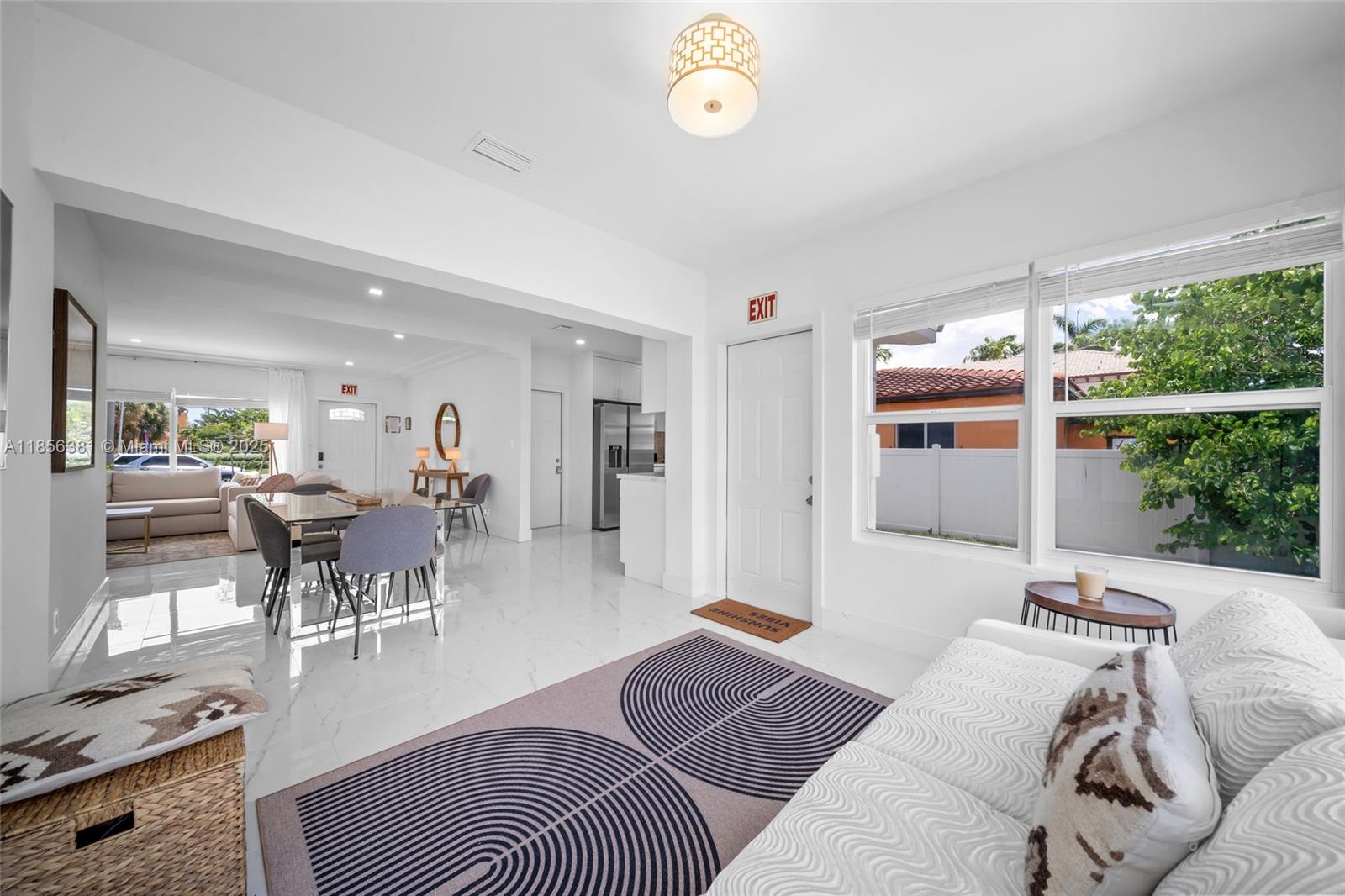 HOLLYWOOD - Residential Lease