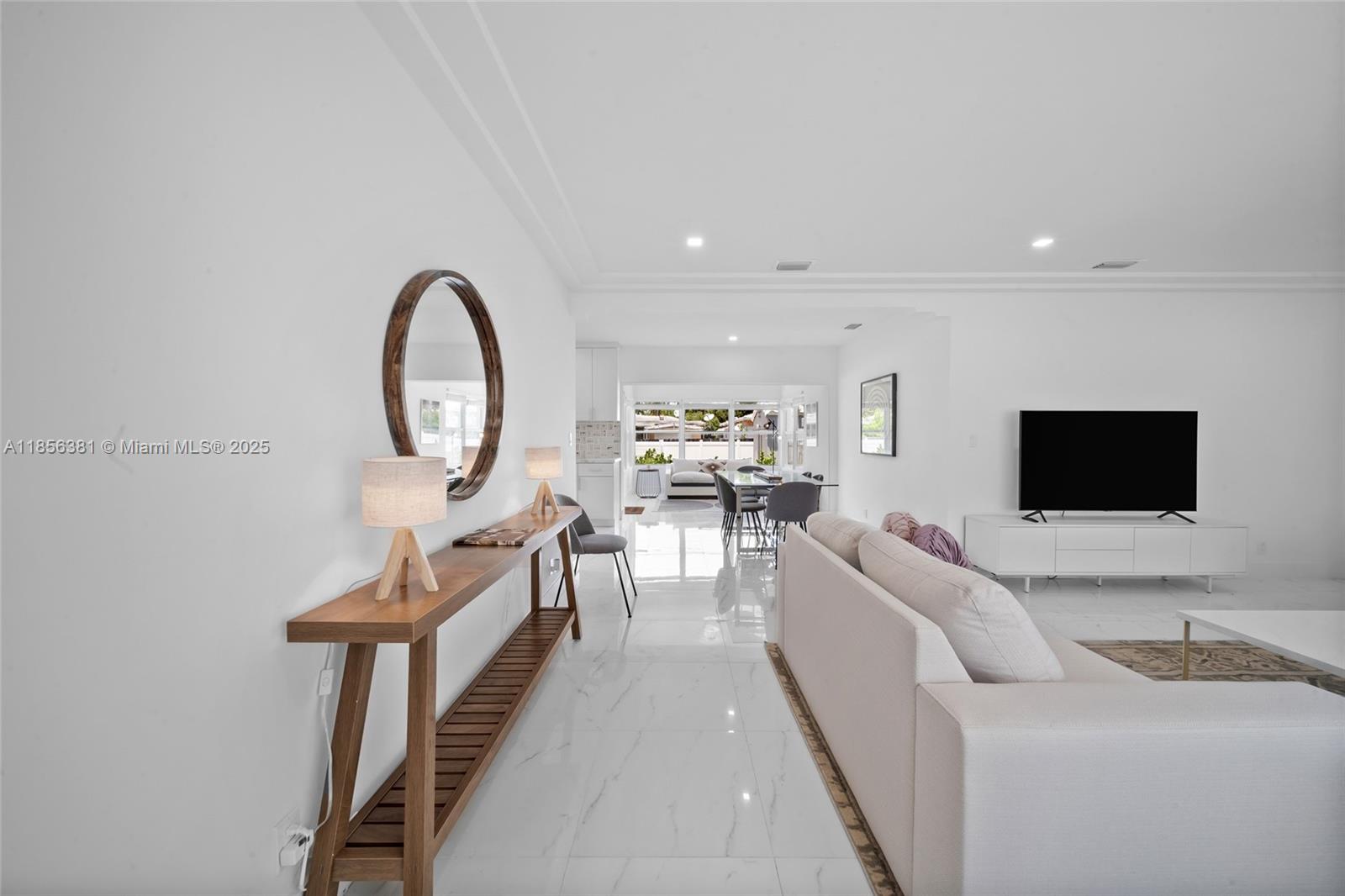 HOLLYWOOD - Residential Lease