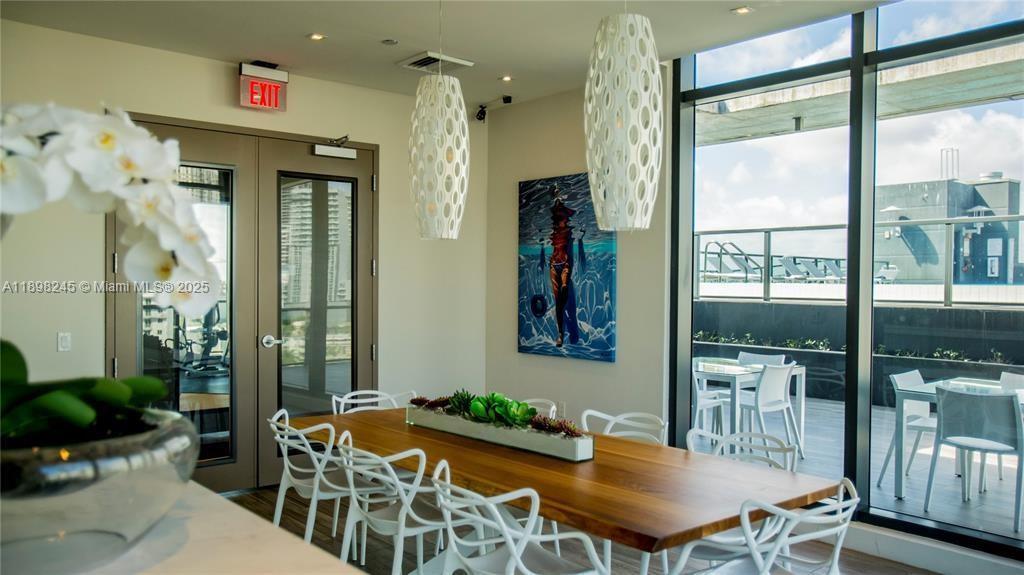 CASSA BRICKELL CONDO - Residential