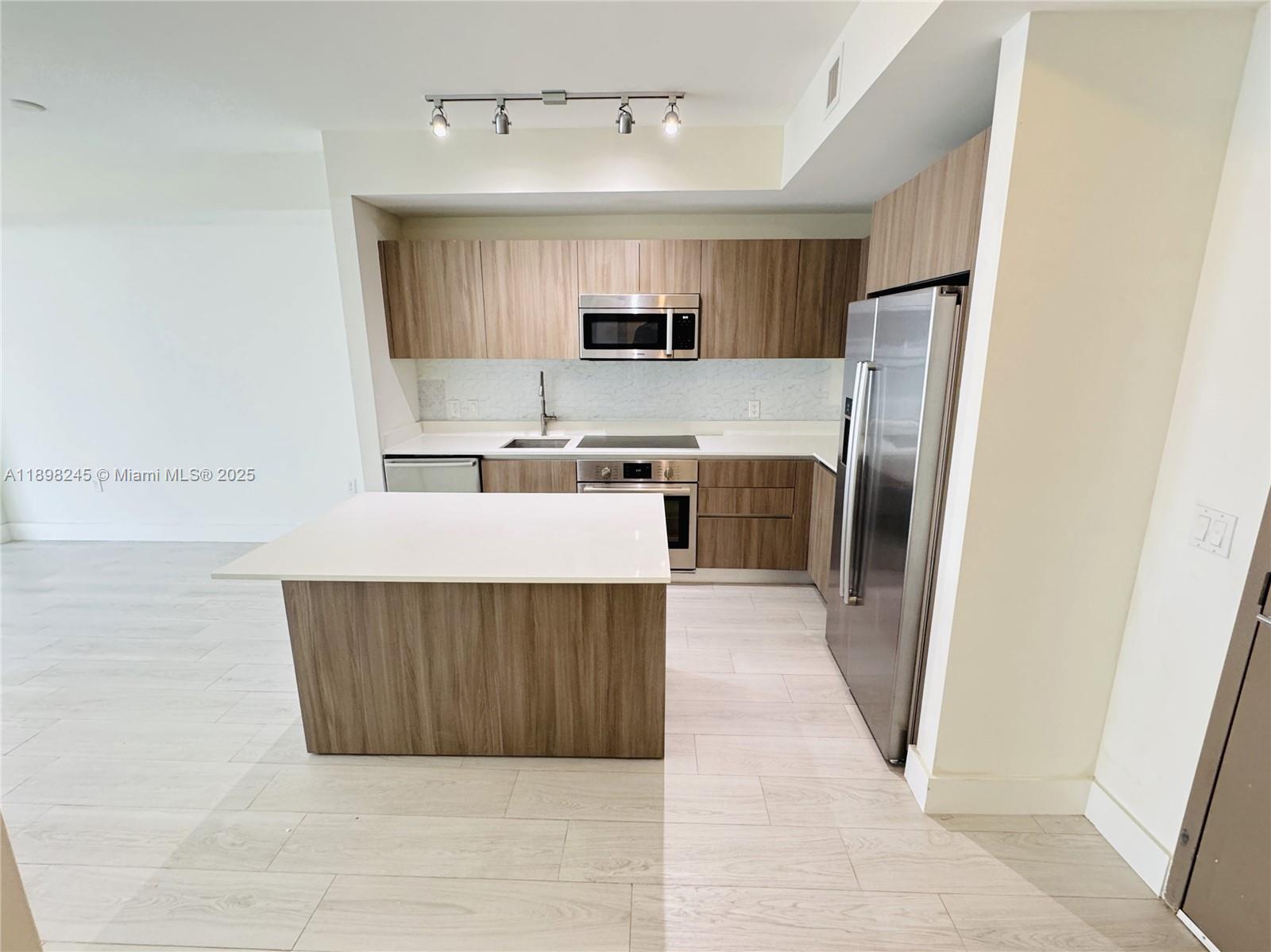 CASSA BRICKELL CONDO - Residential
