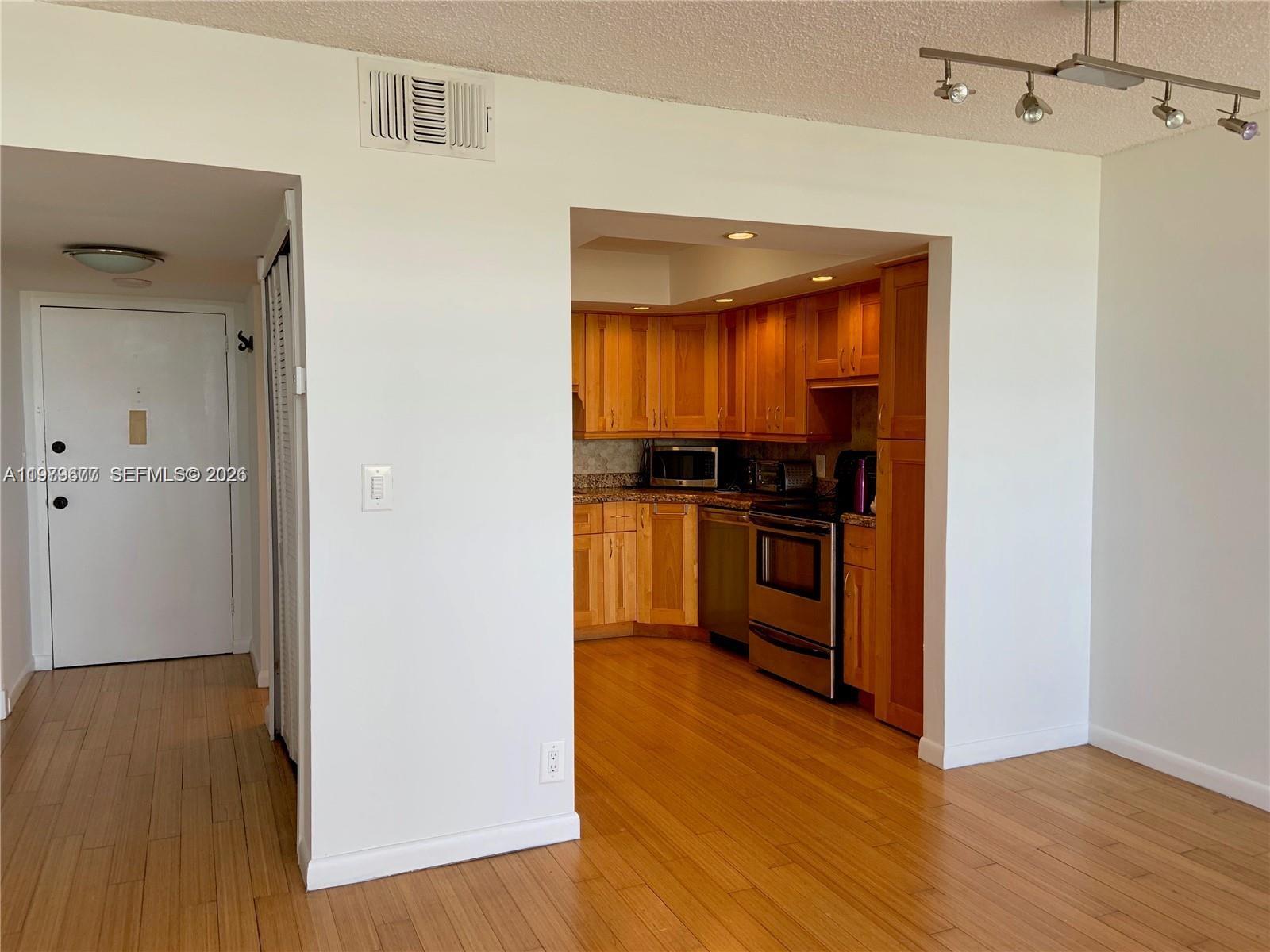 CRESTVIEW TOWERS CONDO - Residential