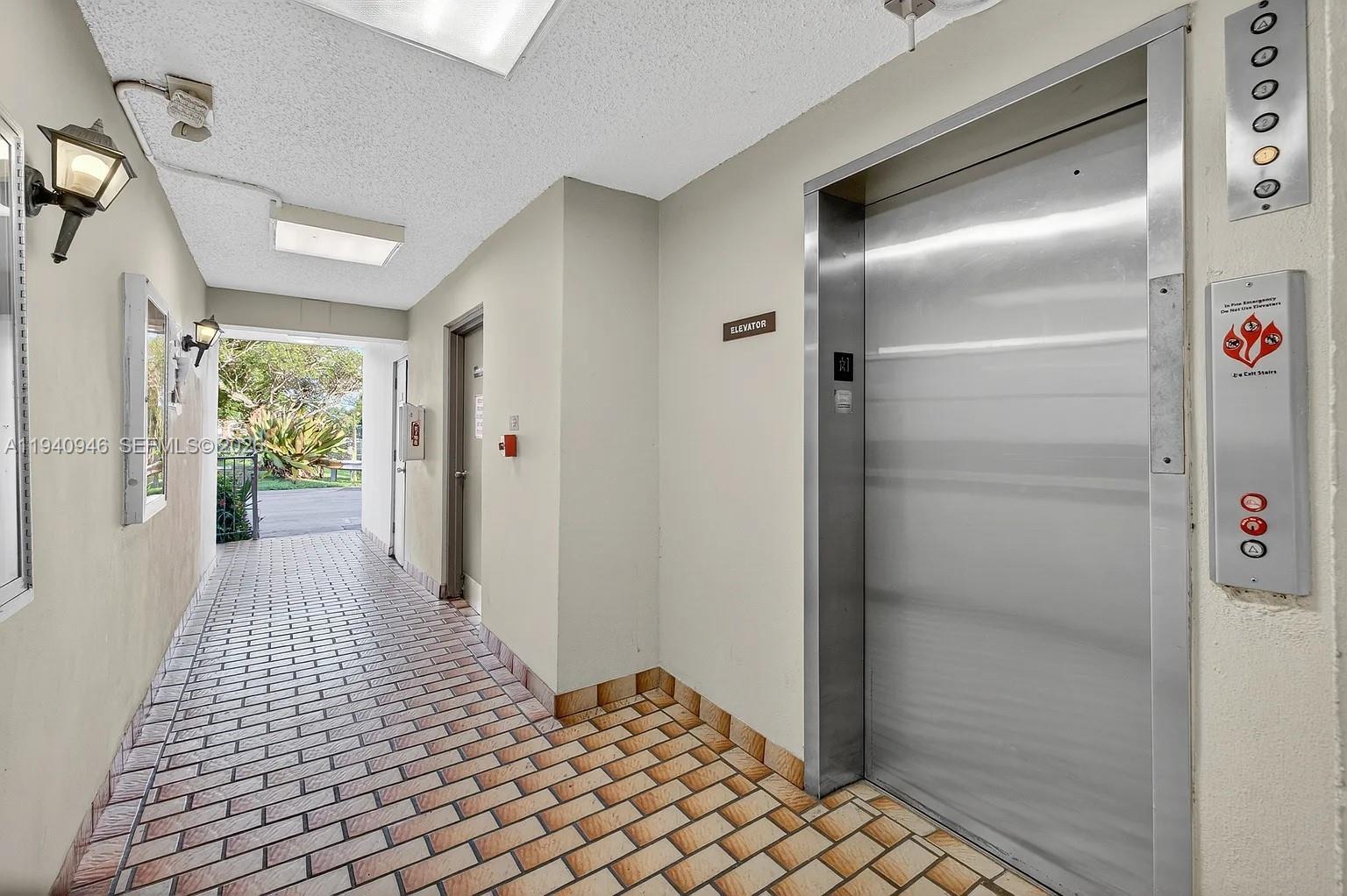 CYPRESS CHASE CONDO NO 1 - Residential