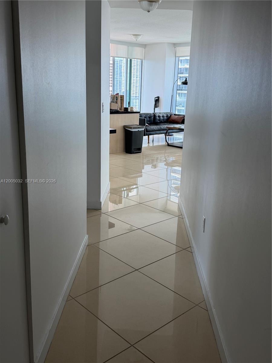 1111 SW 1st Ave LPH3820-