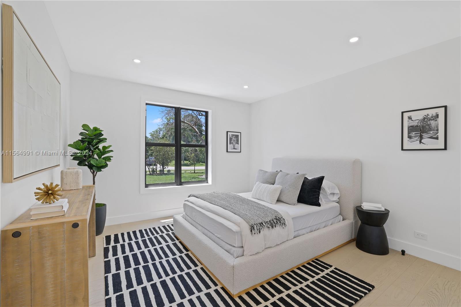 BREAKERS WEST - Residential