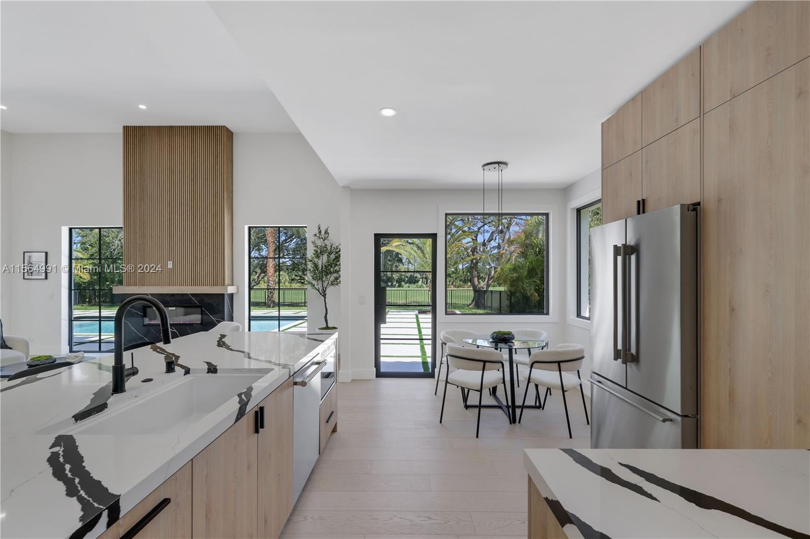 BREAKERS WEST - Residential