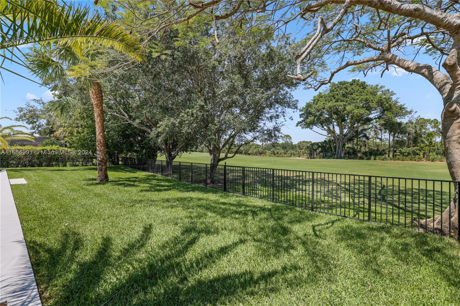 BREAKERS WEST - Residential