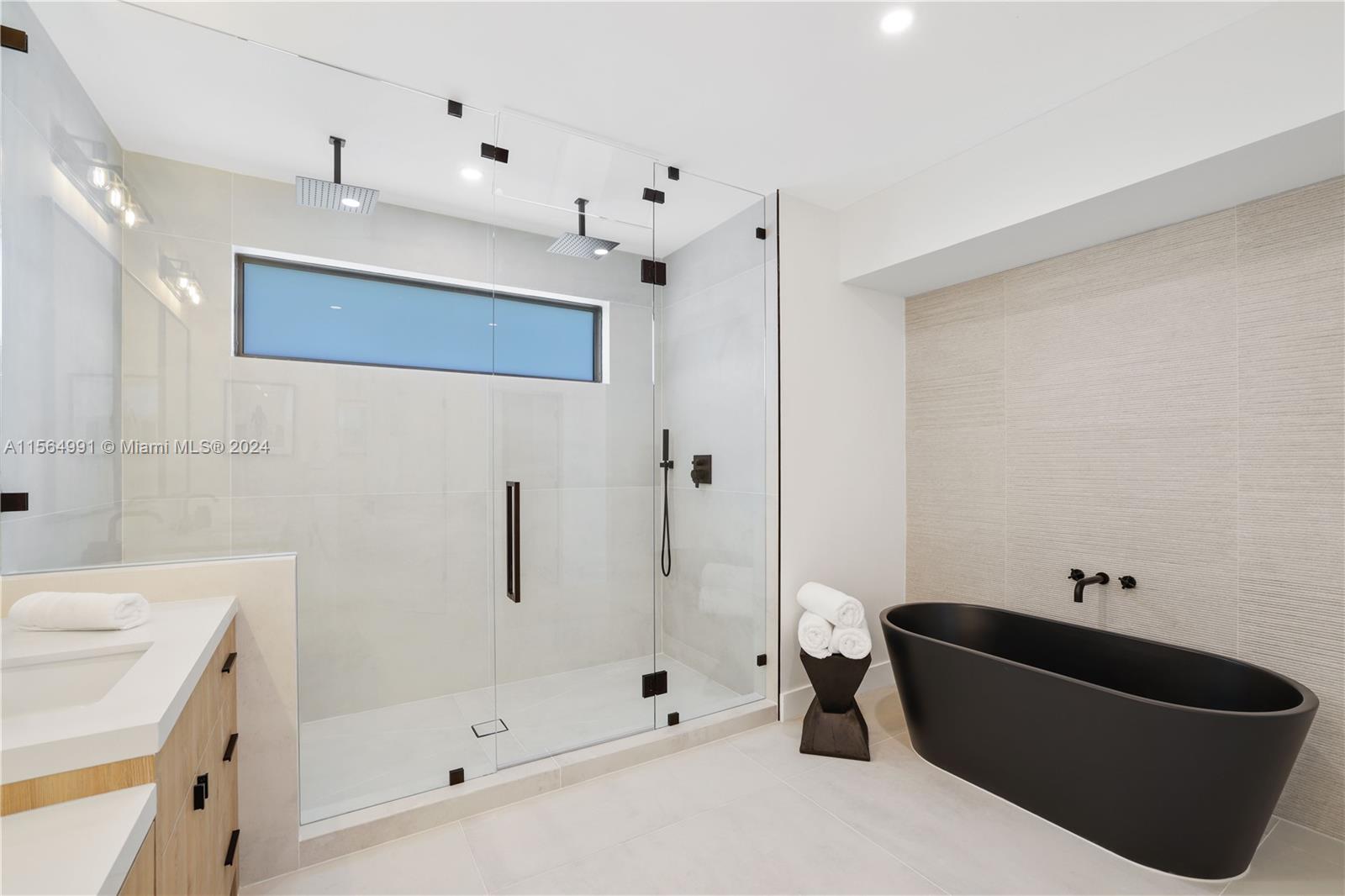 BREAKERS WEST - Residential