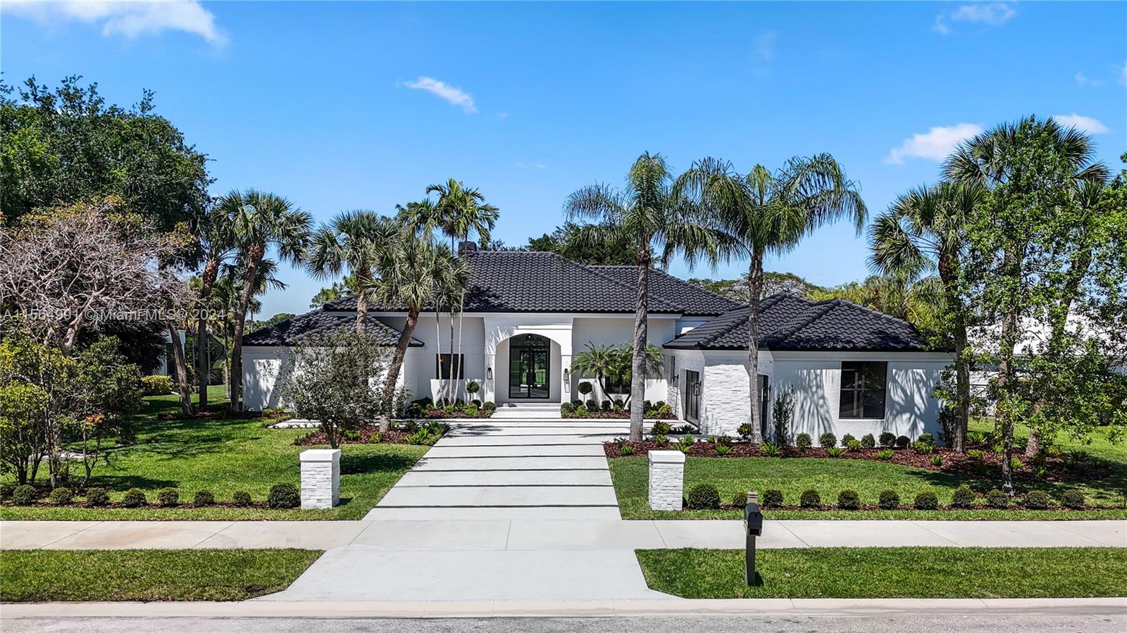 BREAKERS WEST - Residential