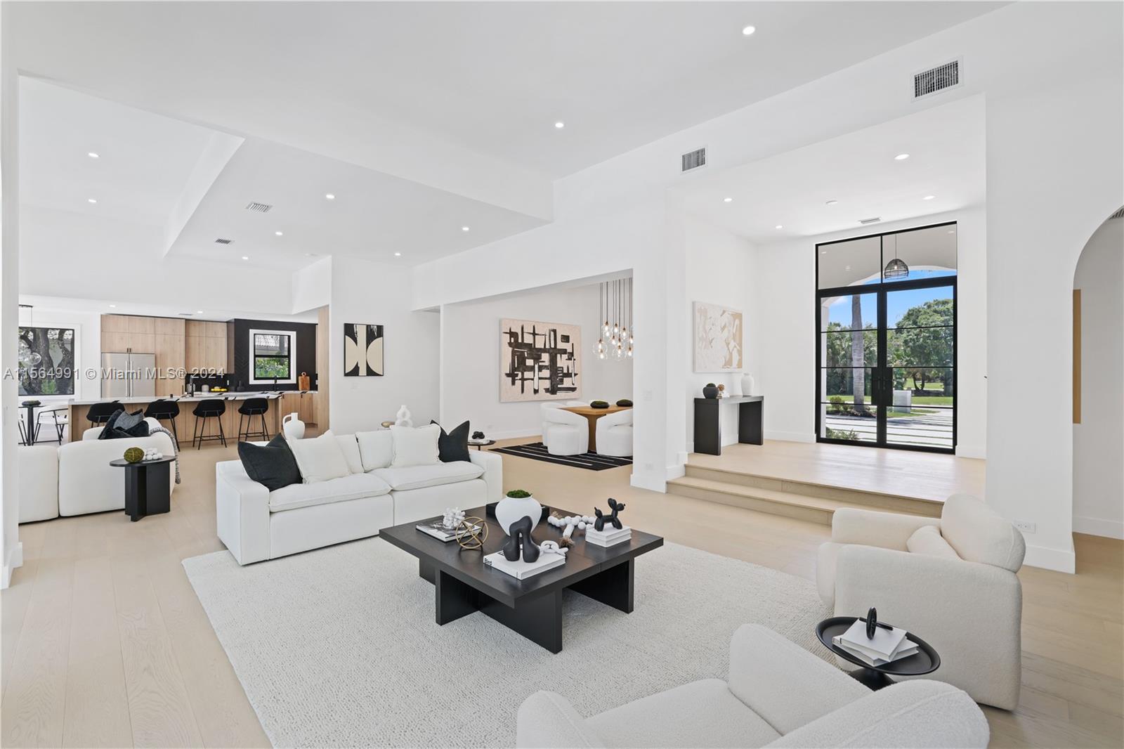 BREAKERS WEST - Residential