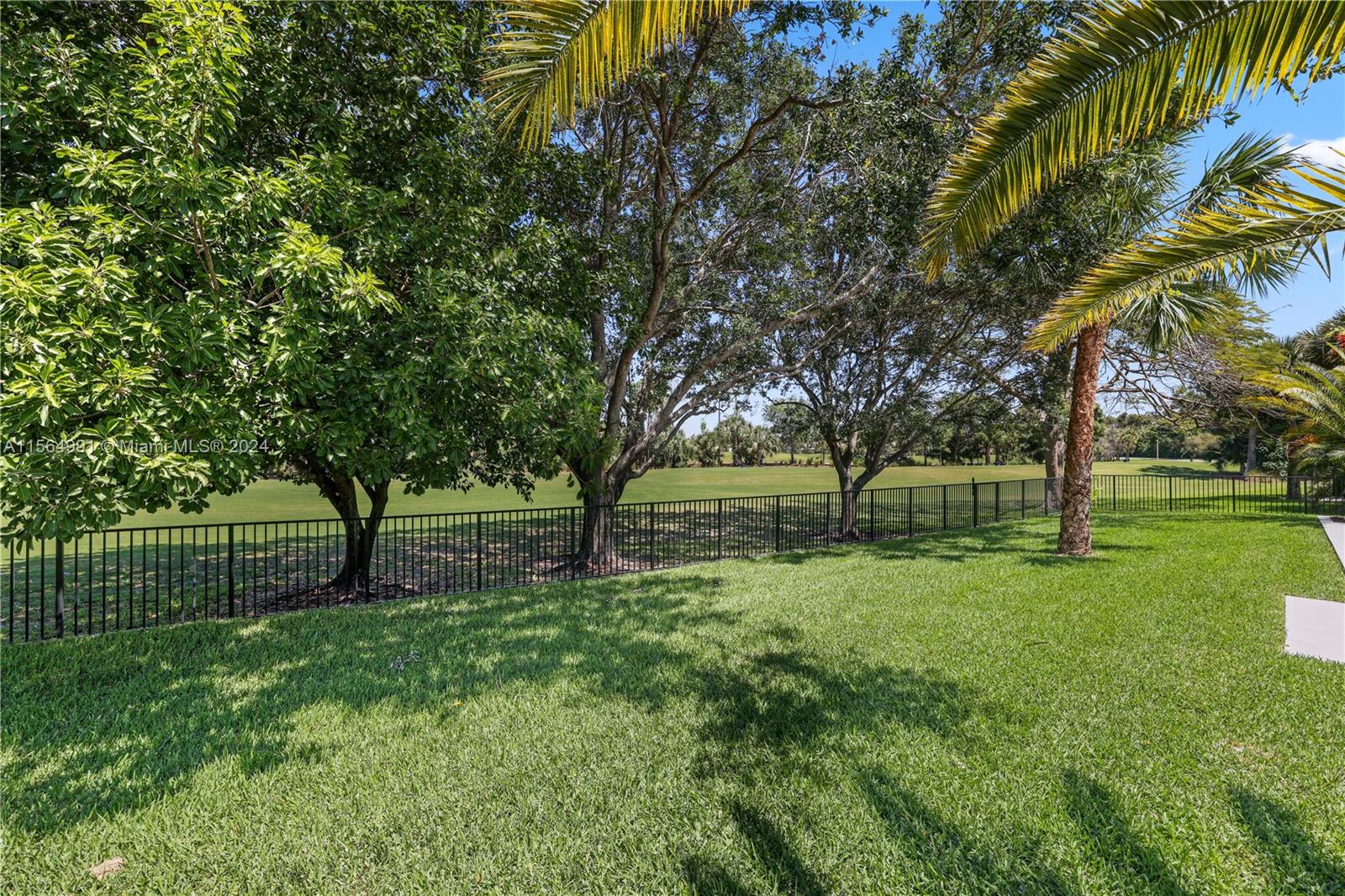 BREAKERS WEST - Residential