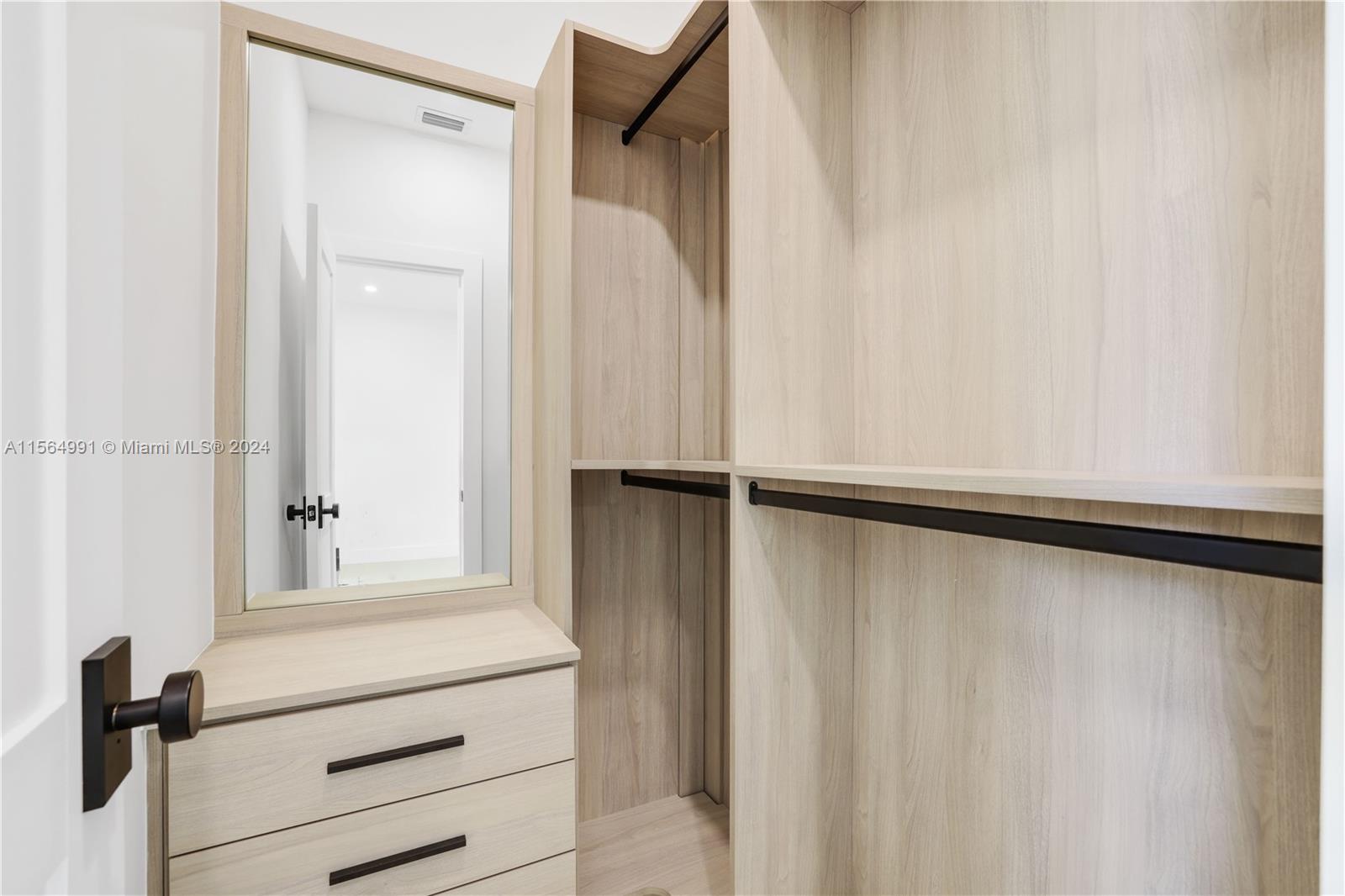 BREAKERS WEST - Residential