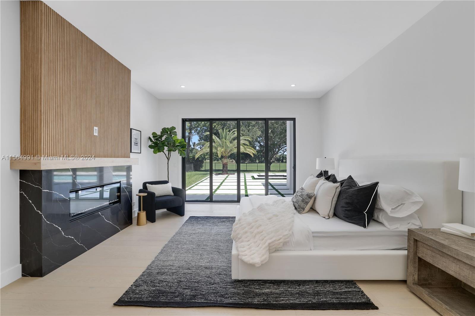 BREAKERS WEST - Residential