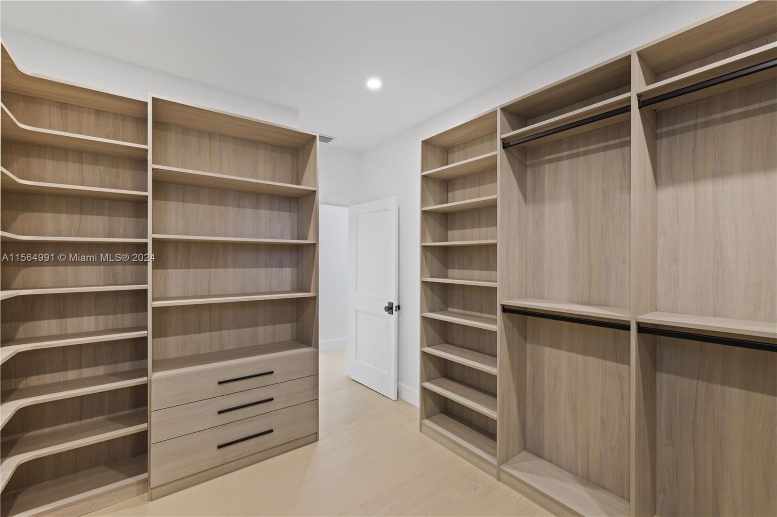 BREAKERS WEST - Residential