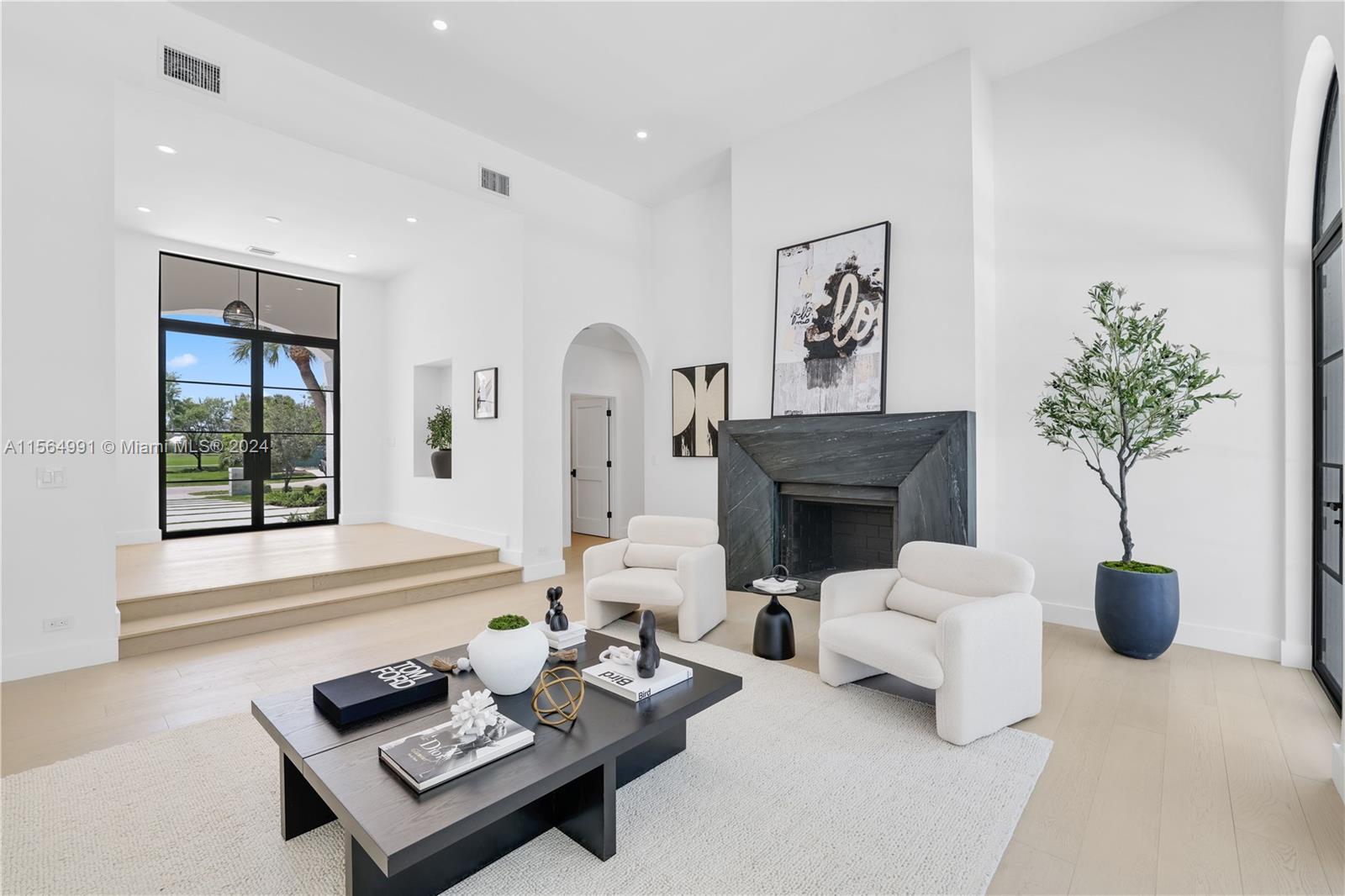 BREAKERS WEST - Residential