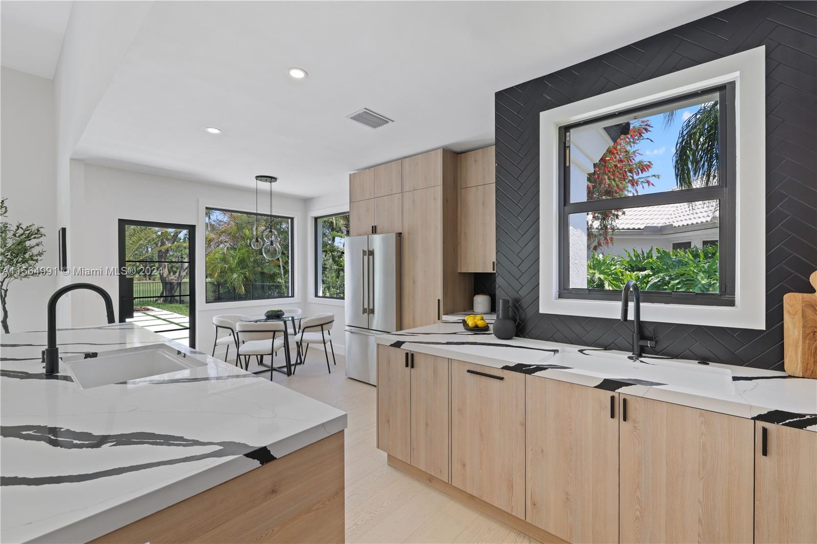 BREAKERS WEST - Residential